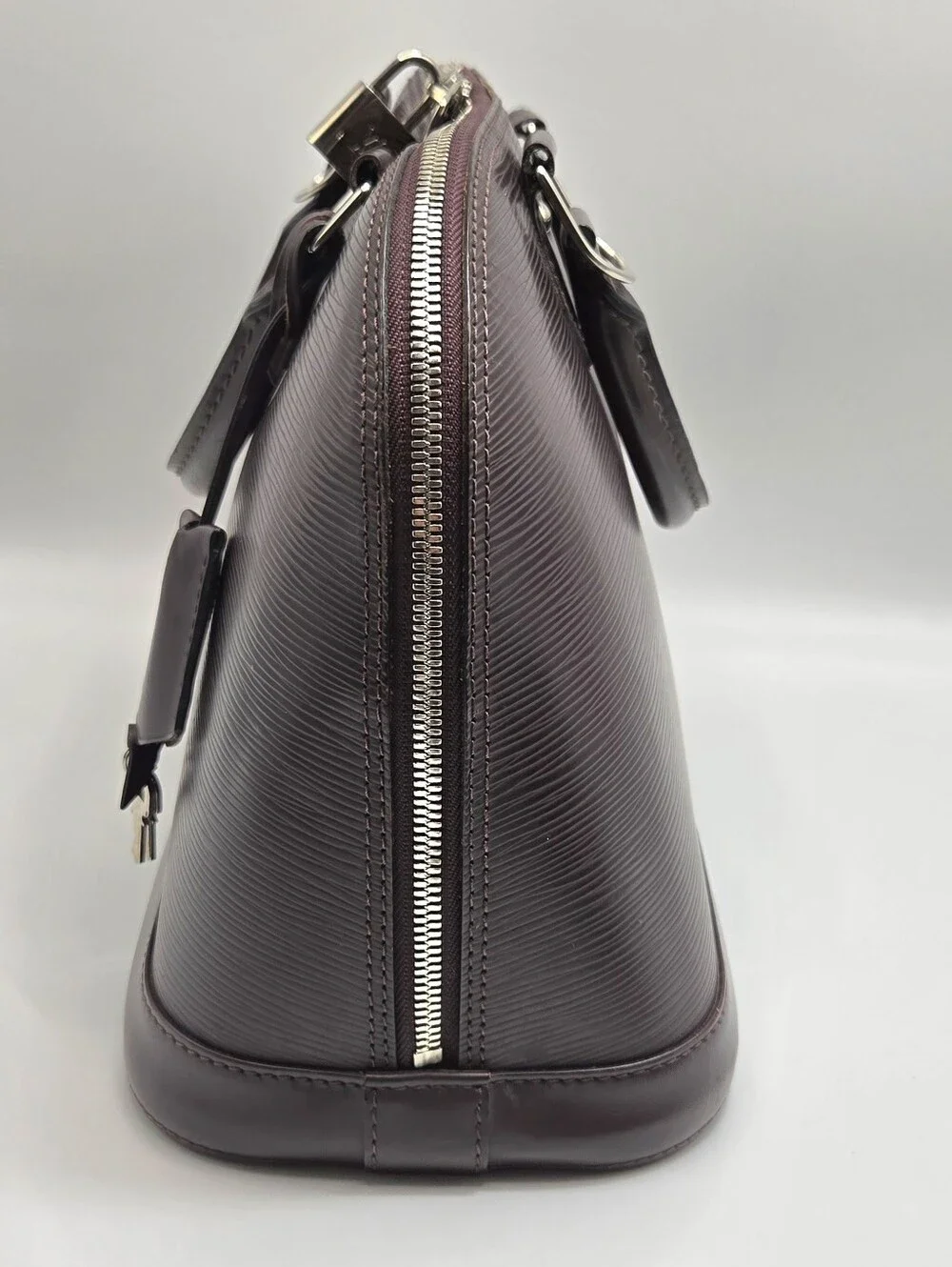 Louis Vuitton very good